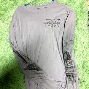 Aéropostale purple city men’s shirt with wholes cut for fingers